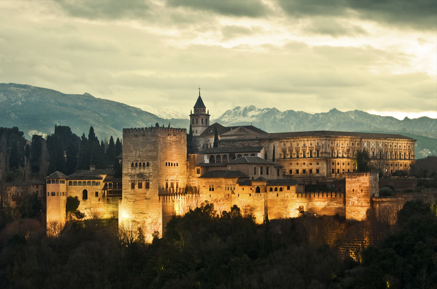 La Alhambra | La Alhambra - Restaurante Espanhol | Internacional | Cozinha Mediterrânea